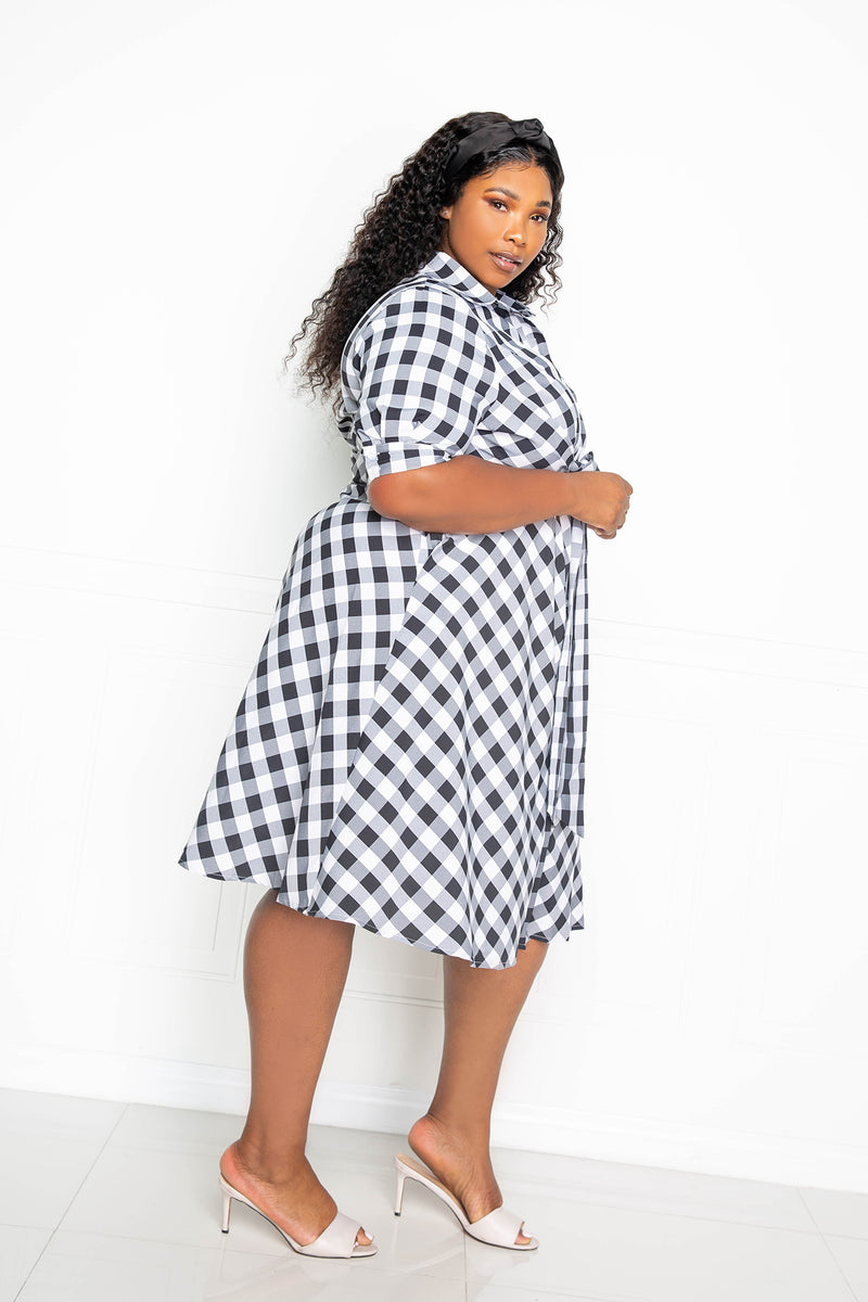 buxom couture curvy women plus size gingham shirt dress with waist tie black and white mod vintage spring
